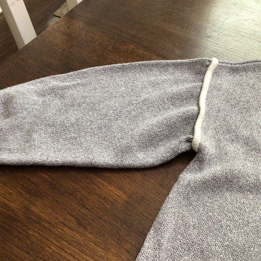 Miss Sparkling grey and white sweater with fringe on back. Size M - Picture 4 of 6